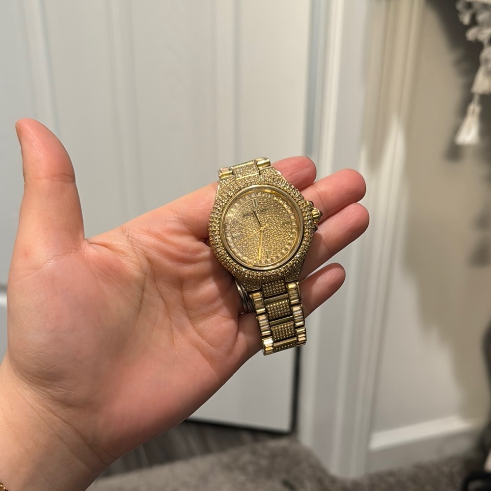 Michael Kors Diamond Watch - Picture 4 of 7